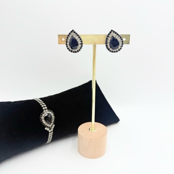 Vintage Art Deco Black and Clear Rhinestones Teardrop Bracelet and Earrings Sets - Picture 1 of 8